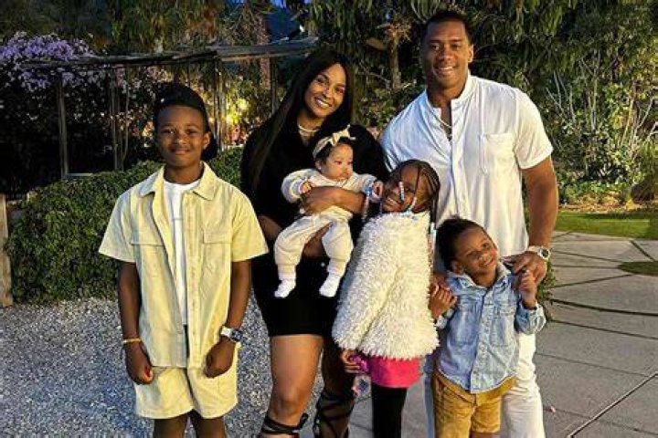 Ciara Plays Football With Russell Wilson While & Kids At White House Easter Egg Roll: Video