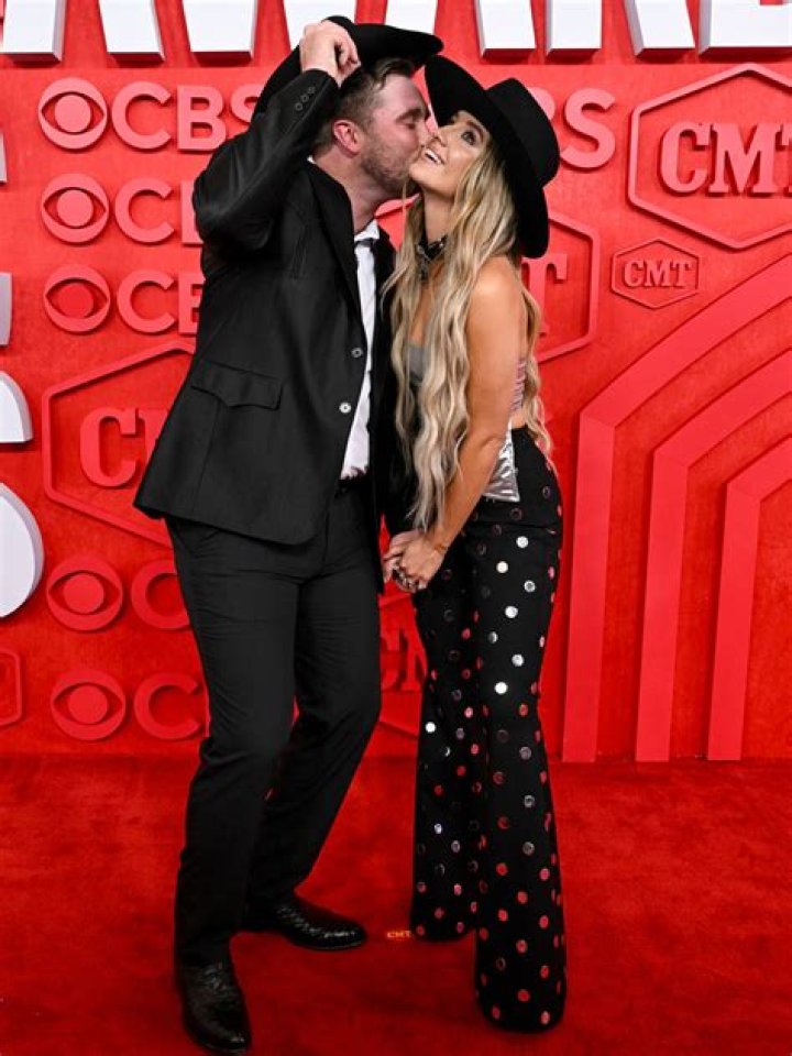 Confirm Relationship At CMT Awards – Hollywood Life