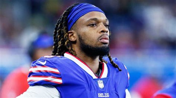 Damar Hamlin Appears ‘Neurologically Intact’ In New Health Update – Hollywood Life