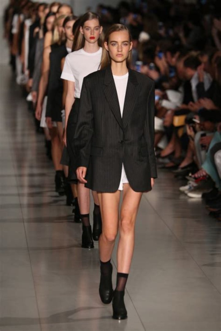 DKNY Fashion Week — PICS Of Spring 2016 Collection At NYFW
