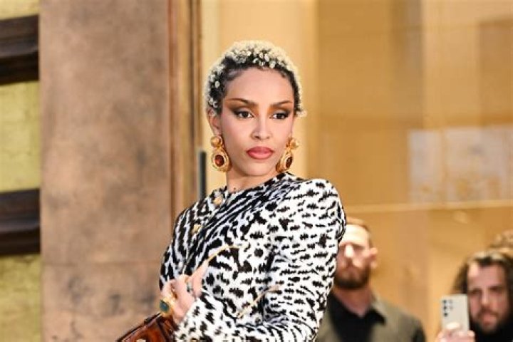 Doja Cat Slams Rumors Claiming She Dissed Cardi B on ‘Scarlet 2’
