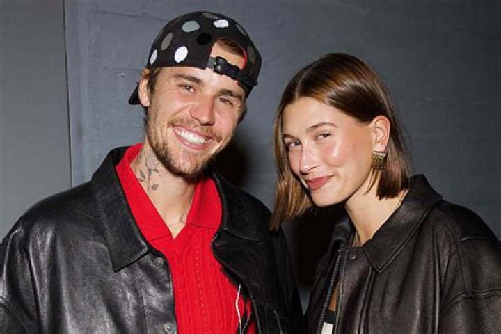 Justin Bieber & Hailey Baldwin Fans Interrupt Them Kissing & Ask For A Pic: His Sweet Response