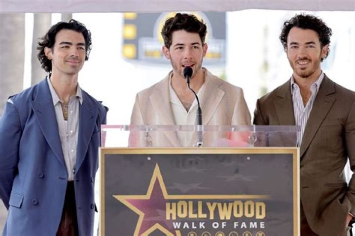 Kevin Jonas – Hollywood Life