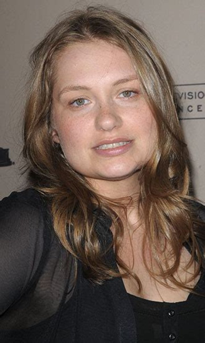 Merritt Wever Celebrity Profile – Hollywood Life