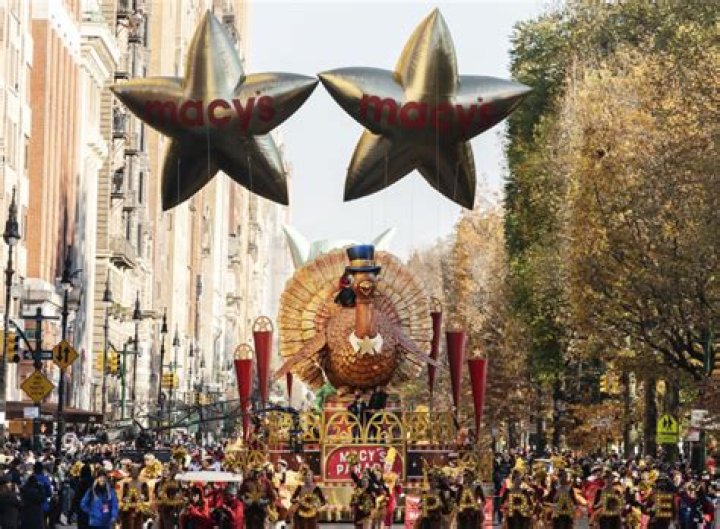 [PICS] Macy’s Thanksgiving Day Parade 2013 — Photos Of Floats, Ballons & Performances – Hollywood Life