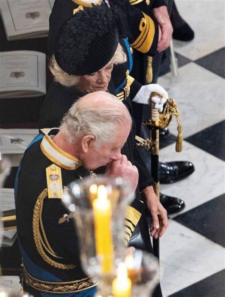 Royal Family Members Crying & Emotional At Queen’s Funeral: Photos – Hollywood Life